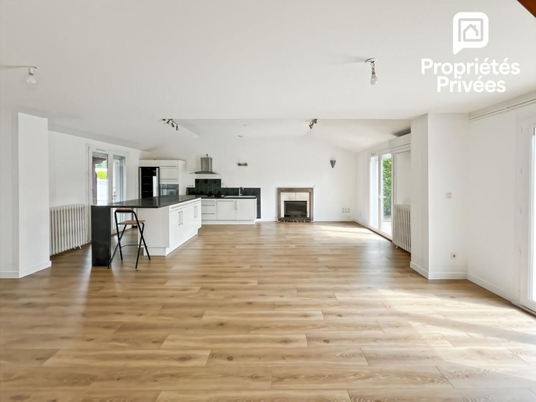 EXCLUSIVITÉ - Maison 155 m² - Véranda 27 m² - Piscine et Garage Indépendant 70 m² - Annexe 12 m² Fort Potentiel