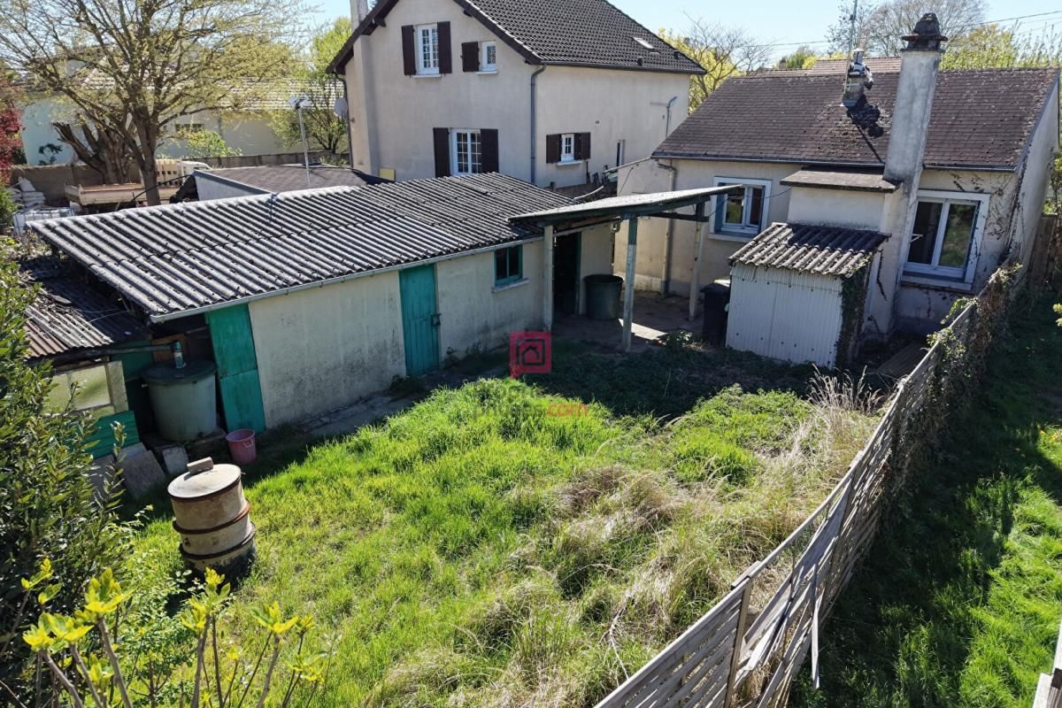 SAINTE-GENEVIEVE-DES-BOIS Maison Sainte Genevieve Des Bois 3 pièces 34 m2 1