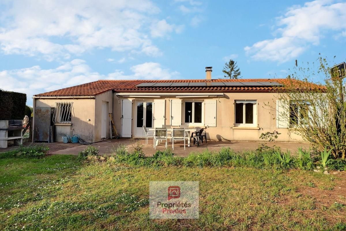 LA VALLEE Maison 5 pièces de 106 m2 - 4 chambres - petit garage - terrasse plein sud - 3 places privatives dans la propriété -cabanon de jardin- 2