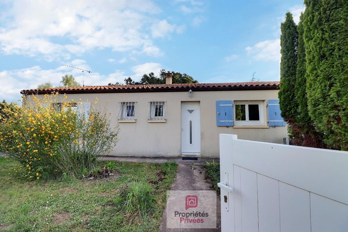 LA VALLEE Maison 5 pièces de 106 m2 - 4 chambres - petit garage - terrasse plein sud - 3 places privatives dans la propriété -cabanon de jardin- 3