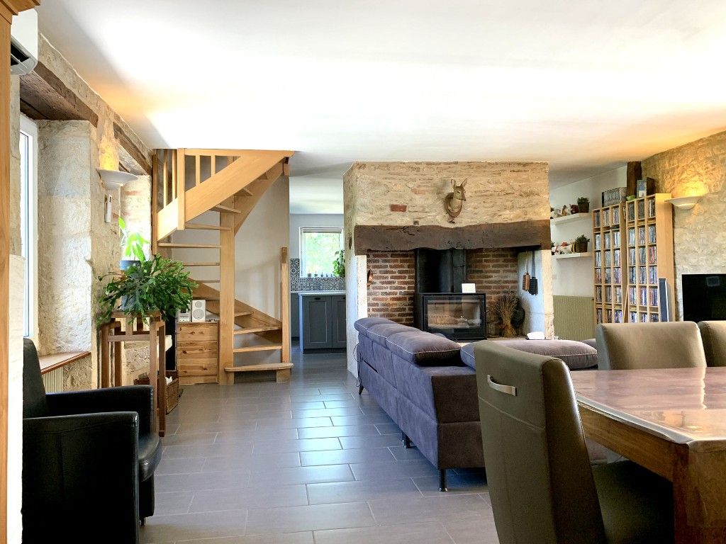 CAHORS Maison en pierre rénovée 230 m² ? 6 chambres ? piscine ? terrain 5 000 m² ? 10 min de Cahors 4