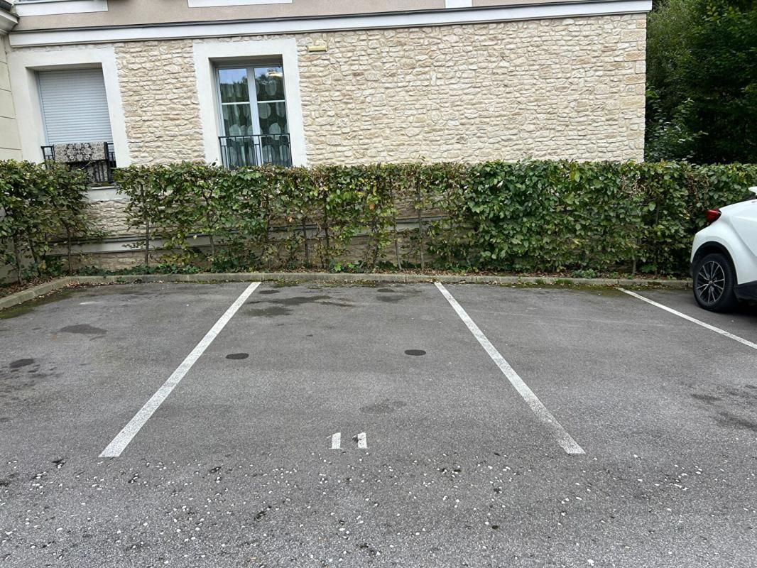 BIEVRES Place de parking Bièvres 1
