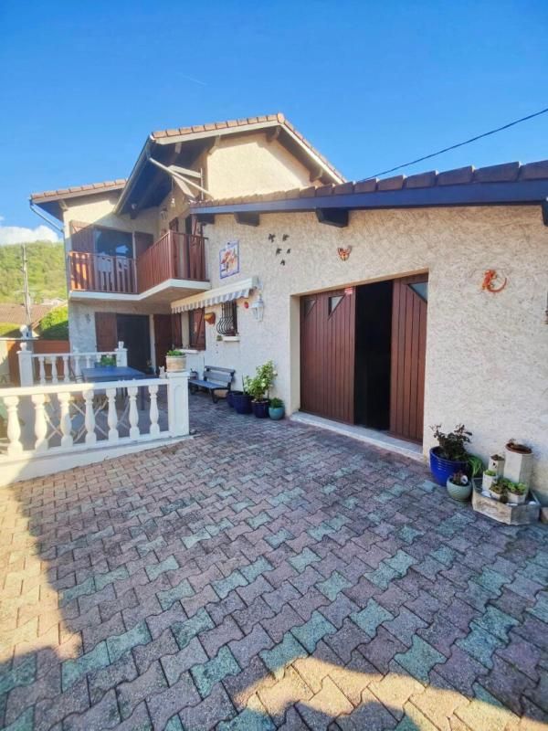 SAINT-MARTIN-D'HERES Maison 4 chambres 134m² avec piscine + garage double 2