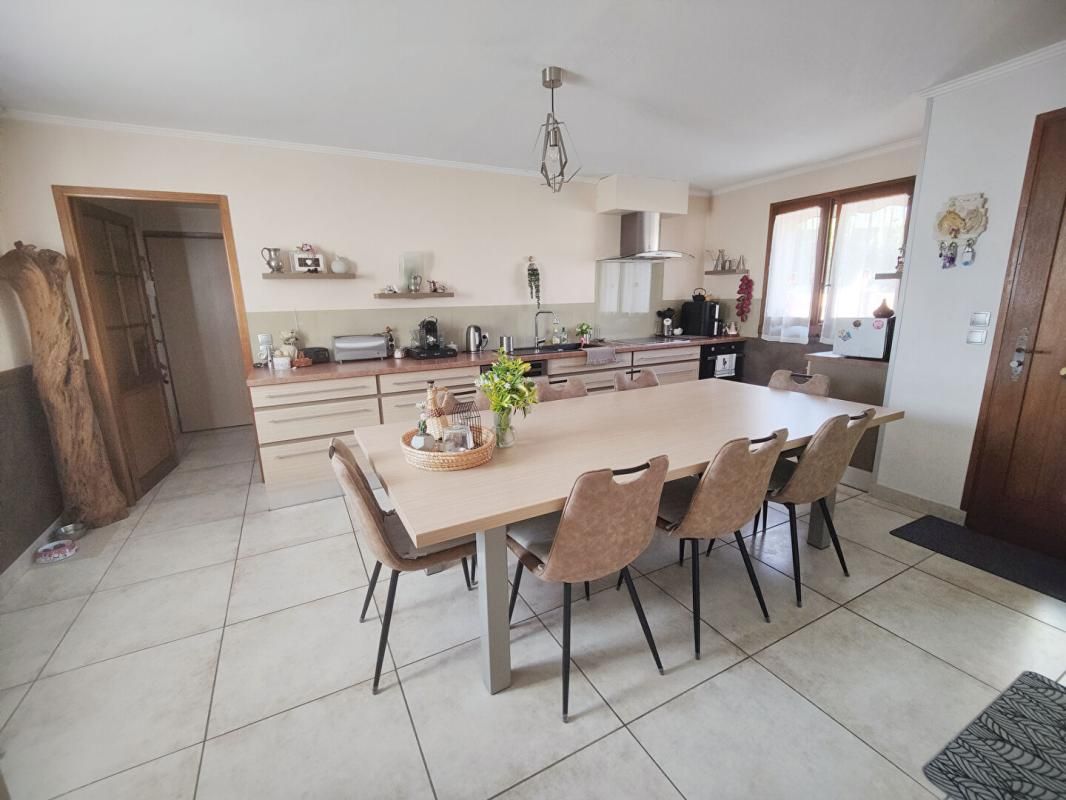 SAINT-MARTIN-D'HERES Maison 4 chambres 134m² avec piscine + garage double 4