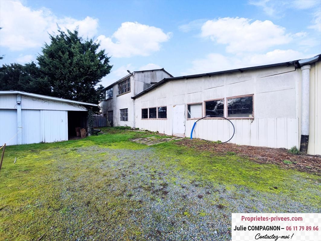 VARADES Terrain avec grand atelier 400 m² bureau, garage et grenier 1