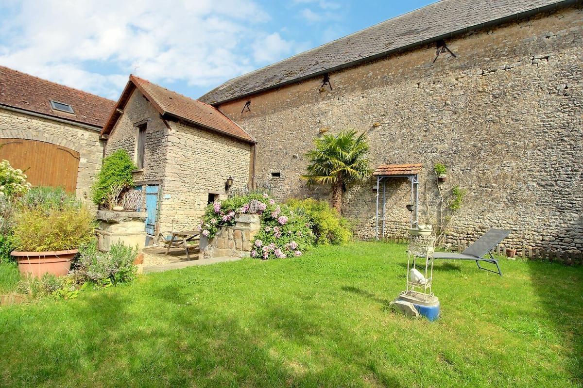 MEROUVILLE Coup de coeur, Maison avec grange et grenier aménageable avec jardin clos 2