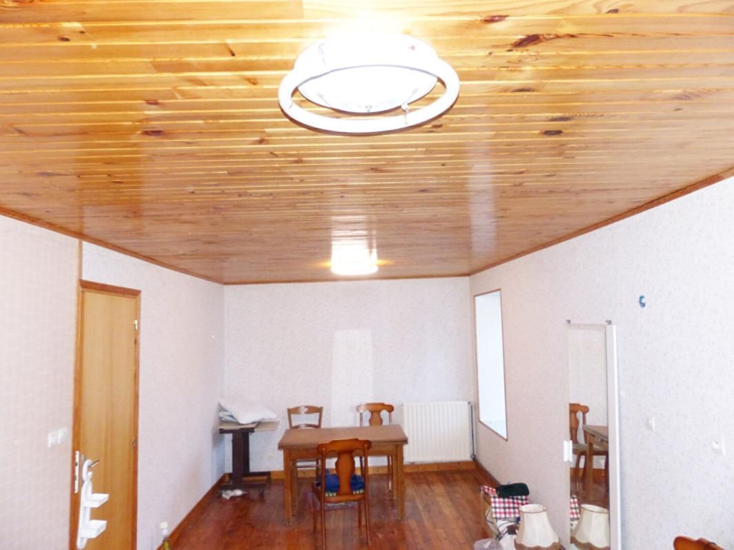 SAINT-FRONT Maison Saint Front 8 pièce(s) 136 m2 2