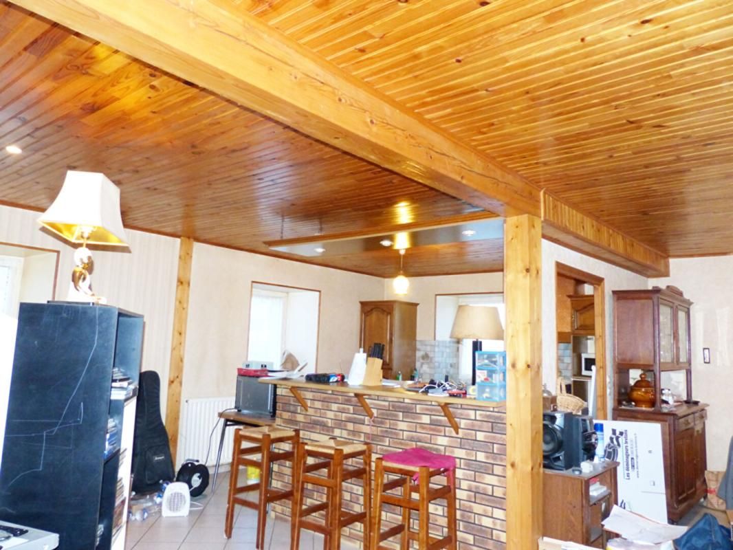 SAINT-FRONT Maison Saint Front 8 pièce(s) 136 m2 3