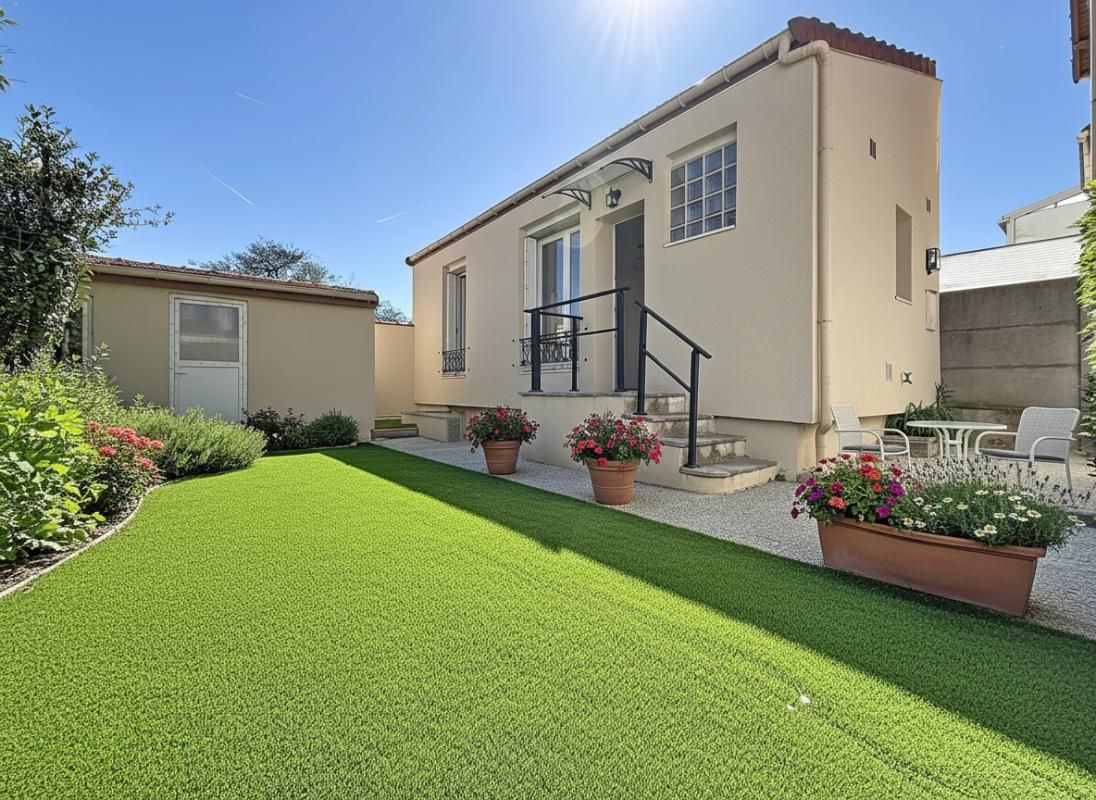 Petite Maison Orly 2 pièces  24.50 m2 avec dépendance de 7 m²