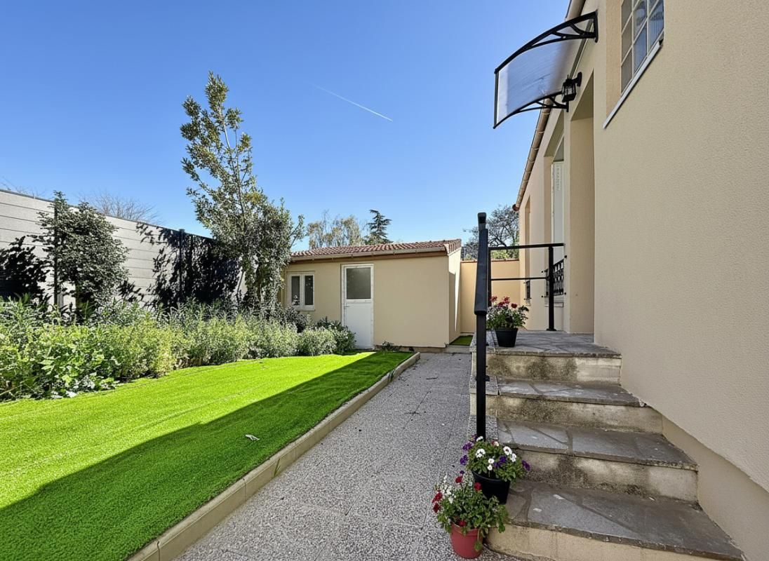 ORLY Petite Maison Orly 2 pièces  24.50 m2 avec dépendance de 7 m² 2