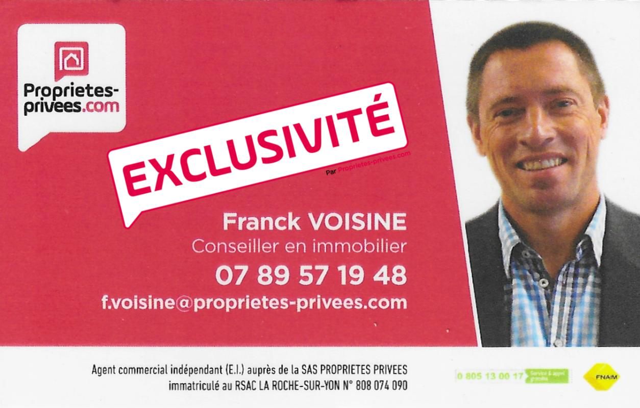 LES HERBIERS A VENDRE en EXCLUSIVITE aux Herbiers centre ville, immeuble composé de 2 espaces commerciaux et d'1 appartement duplex de 96 m2 1