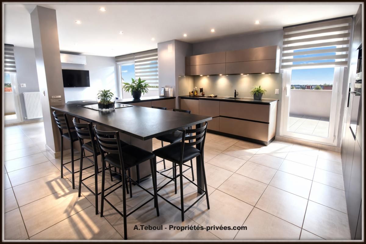 BRON DERNIER ETAGE : APPARTEMENT/TERRASSE T3 DE 91M² VILLEURBANNE, PROCHE ROUTE DE GENAS/BRON 3