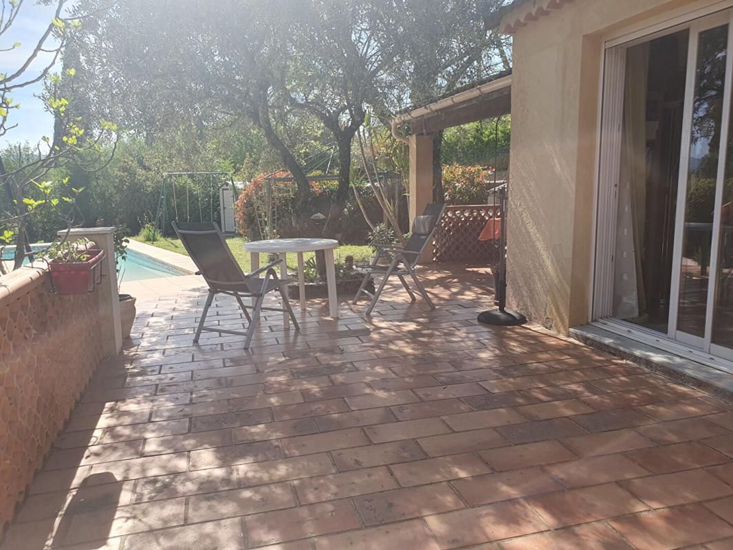 SEILLONS-SOURCE-D'ARGENS SEILLONS SOURCE D'ARGENS VILLA T5 sur 1416 m² de terrain 4