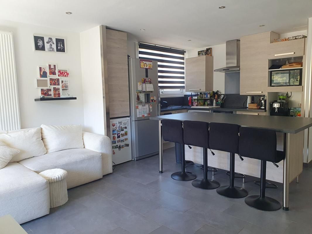 MARSEILLE-11E-ARRONDISSEMENT MARSEILLE (13011) APPARTEMENT T4 4