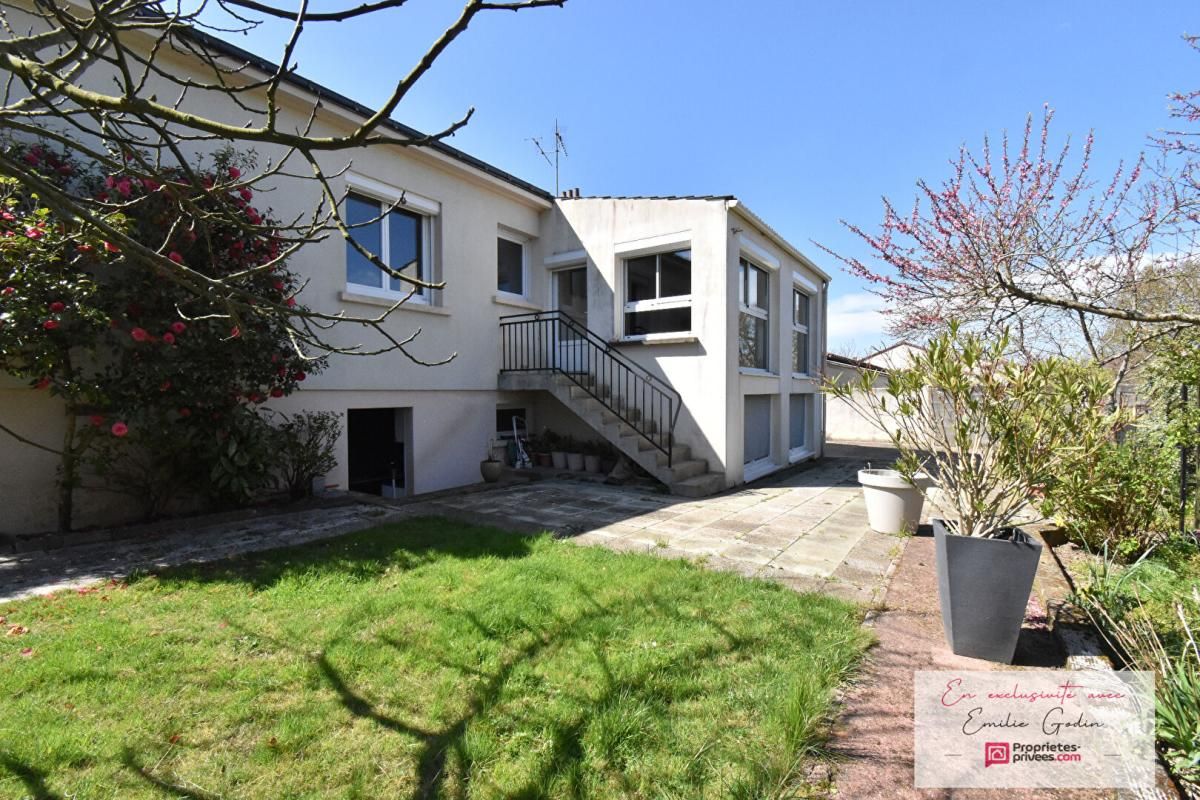 MAULEVRIER Maison  6 pièce(s) 107 m2 2