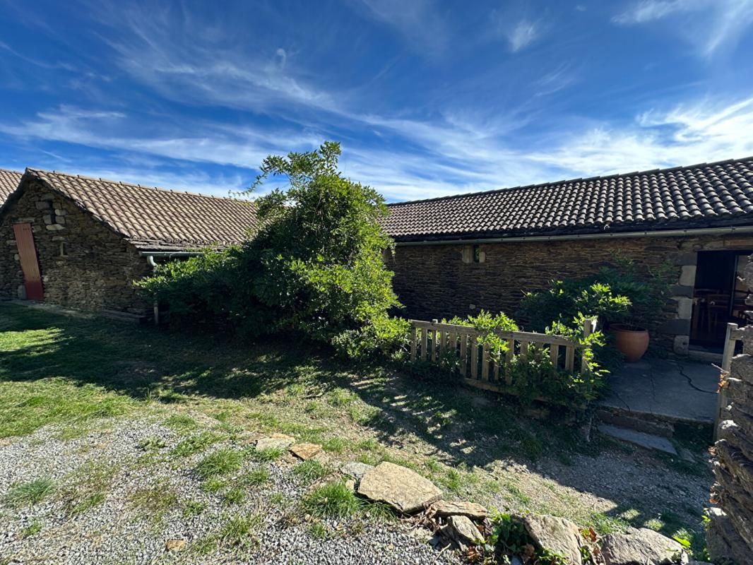 SAINT-ANDRE-LACHAMP Maison Saint Andre Lachamp 16 pièce(s) 300 m2 3