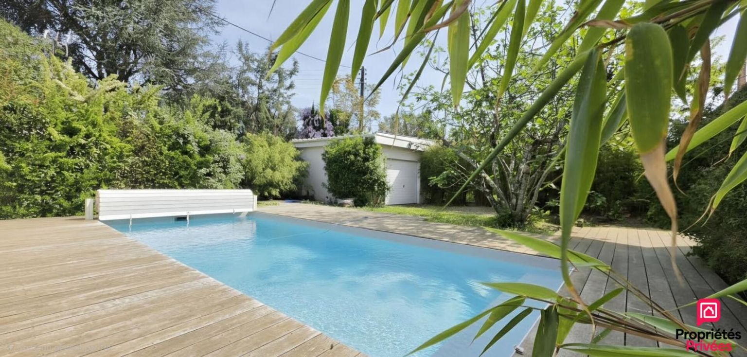 LE BOUSCAT LE BOUSCAT - Maison familiale avec jardin, piscine chauffée et garage 2