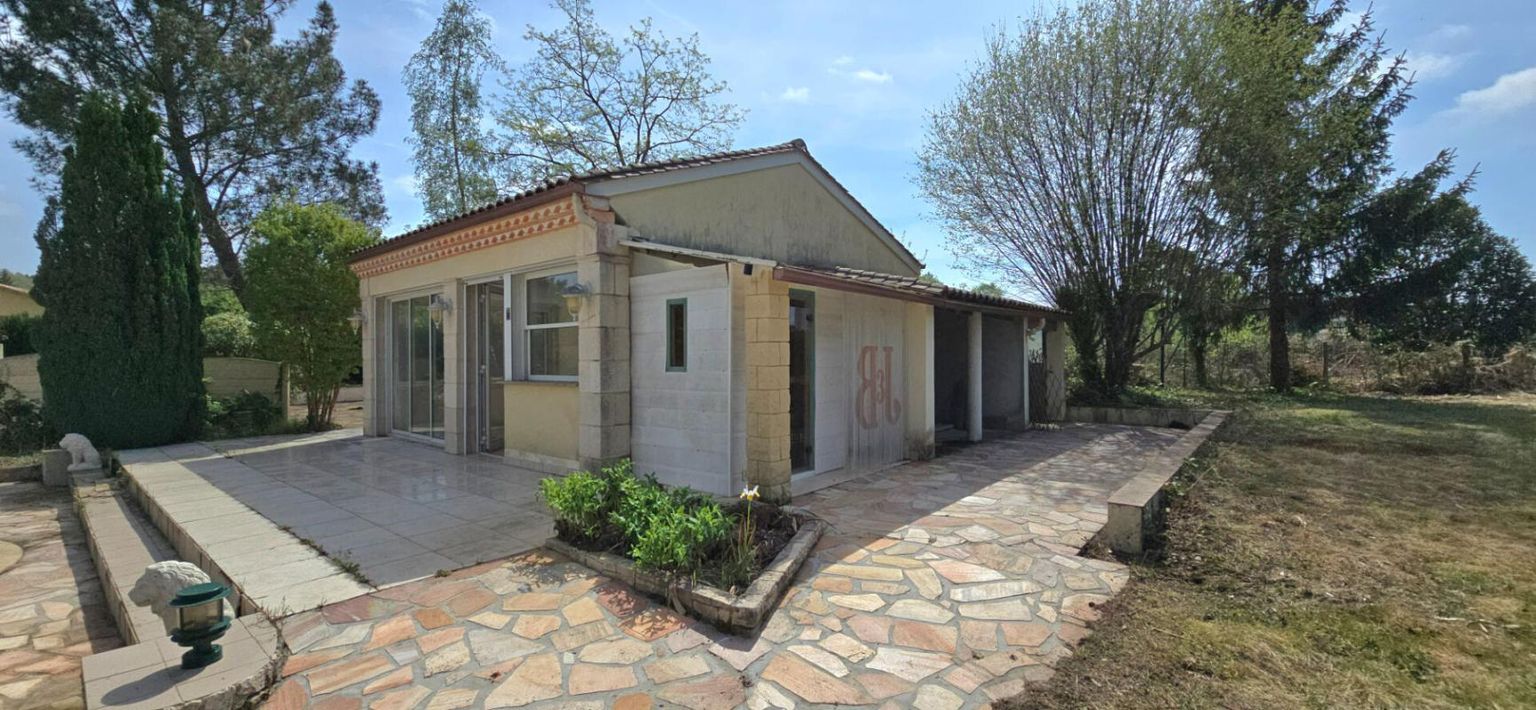 MARSAC-SUR-L'ISLE Maison individuelle de standing, avec piscine et double garage 3