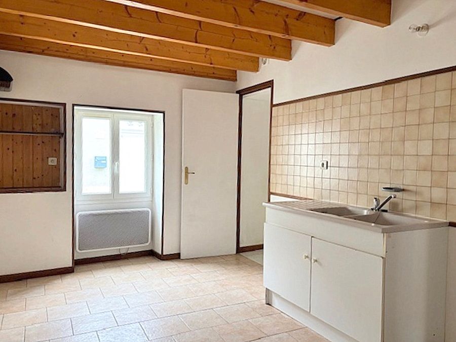 SURGERES Maison Saint Pierre La Noue 77 m2, 2 chambres, bureau garage et extérieur 2