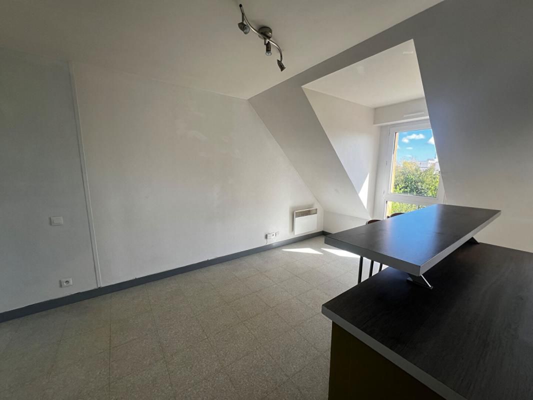 VANNES T2 dernier étage - Idéal investissement locatif - Proximité pôle étudiant 3