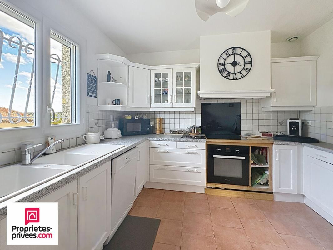 RIANS Rians Villa T5 de plain pied avec garage sur 990 m² 4