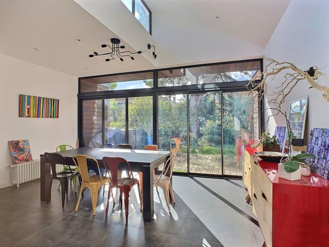 BORDEAUX Vente Maison 208m2 BORDEAUX (33800) 2