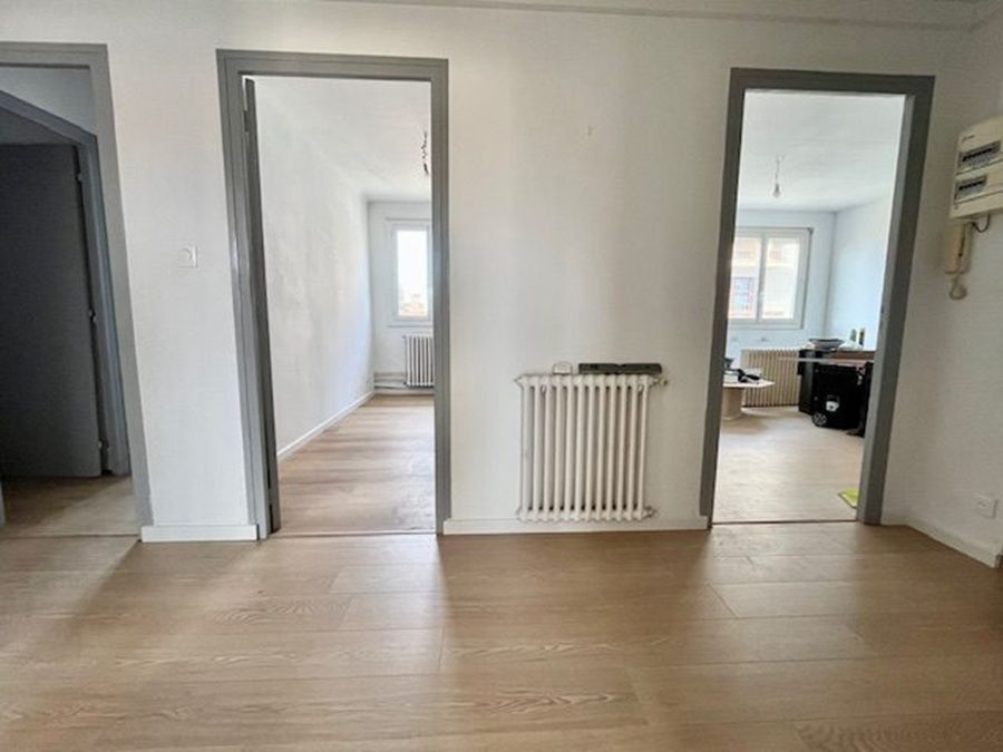 PERPIGNAN Charmant appartement T3 entièrement rénové de 64 m² au 2 eme étage sans ascenseur d'une petite copropriété 4
