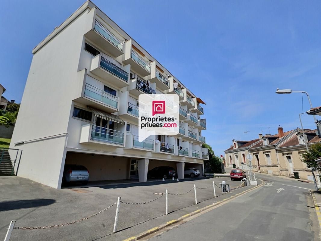 PERIGUEUX Appartement T4 d'env. 111m2 avec 3 ch., ascenseur et parking couvert dans secteur prisé sur PERIGUEUX (24000) 1