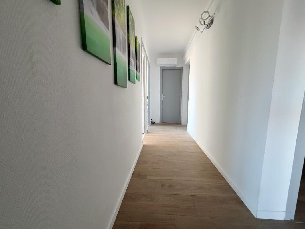PERPIGNAN Magnifique appartement T5 de 116 m² au 3 ème étage sans ascenseur avec balcon 2