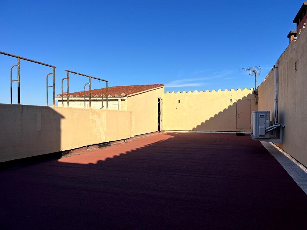 PERPIGNAN Magnifique appartement T4 de 116 m² avec roof top de 45 m² avec une vue imprenable au 5 ème et dernier étage 3