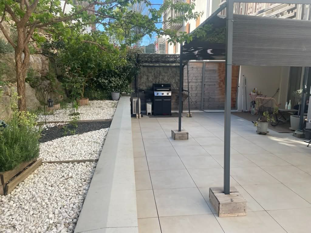 MARSEILLE-12E-ARRONDISSEMENT COUP DE COEUR- 3 pièces en rez-de-jardin avec 104m² d'extérieur, box double et résidence récente 3