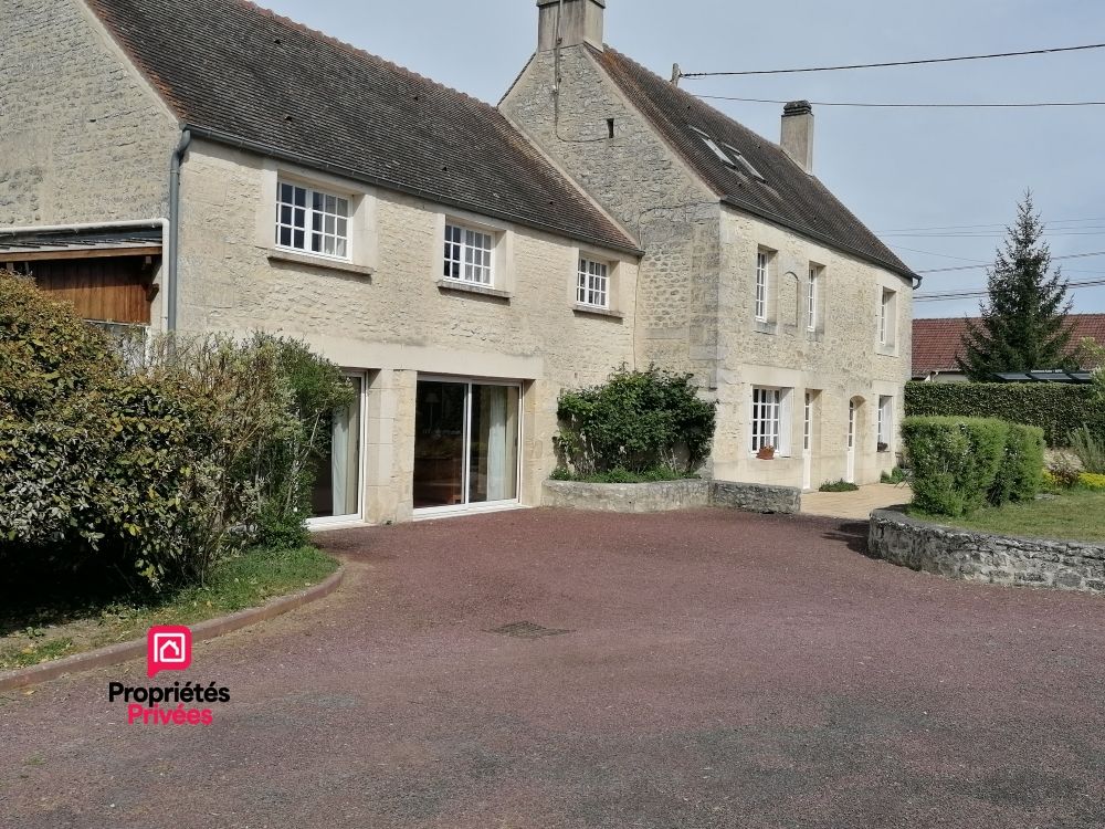 ARGENTAN ARGENTAN (61200) charmante maison en pierres, 220 m2 environ, 3 chambres, Prix 279 760 honoraires 4 % inclus à la charge de l'acquéreur, soit 269 000 hors honoraires 3
