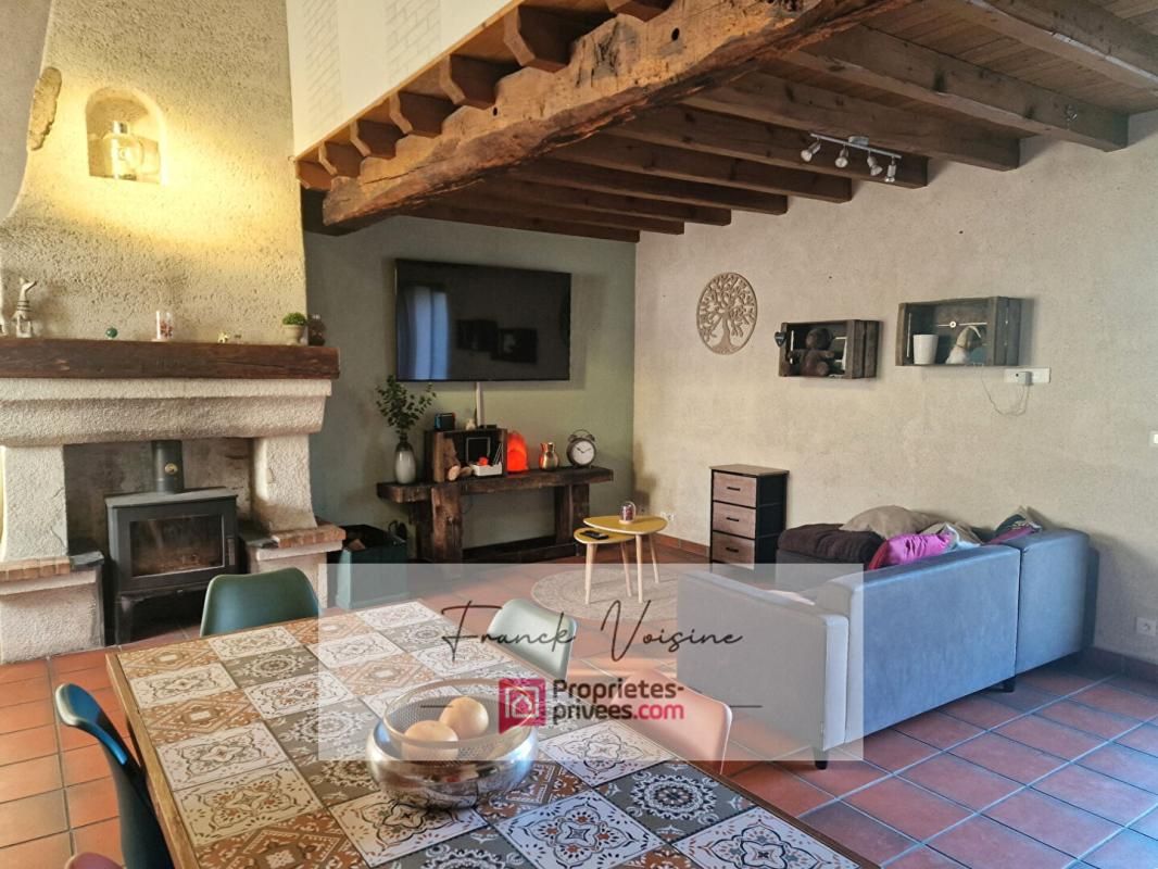 SAINT-PAUL-EN-PAREDS A VENDRE aux Herbiers, maison de 102 m2 avec 3 chambres et 1 bureau sur une parcelle de 733 m2 env 2