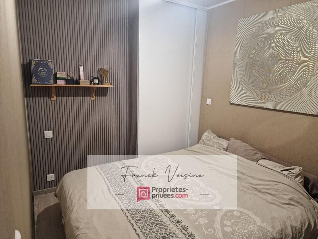 SAINT-PAUL-EN-PAREDS A VENDRE aux Herbiers, maison de 102 m2 avec 3 chambres et 1 bureau sur une parcelle de 733 m2 env 3