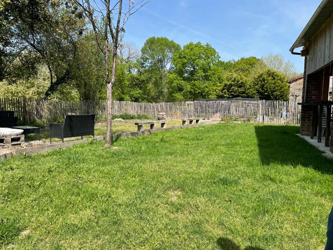 SAINT-AUVENT Maison Saint Auvent 7 pièce(s) 217m2 3