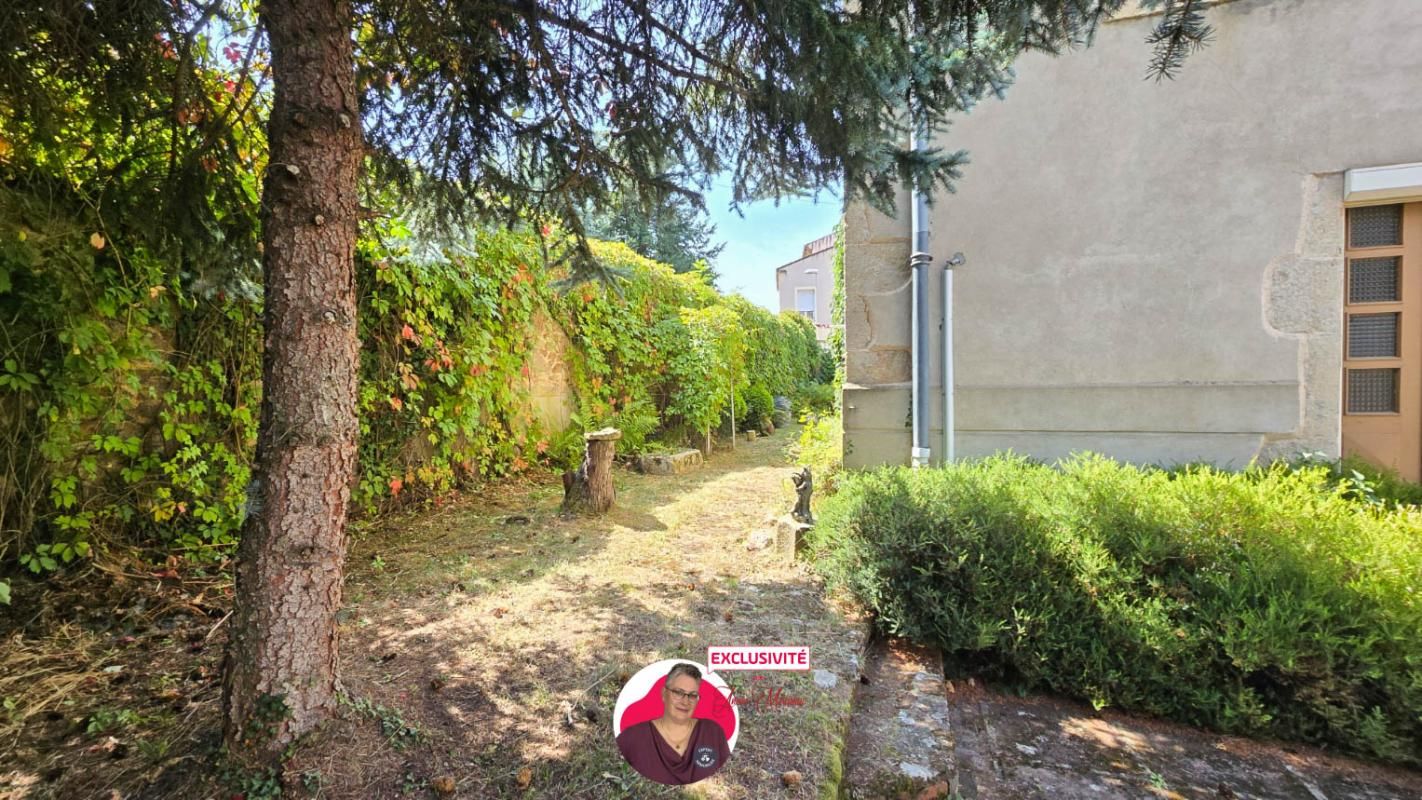 VERNET-LA-VARENNE grande propriété en 2 parties pour un total de 640 m² sur petit jardin 3