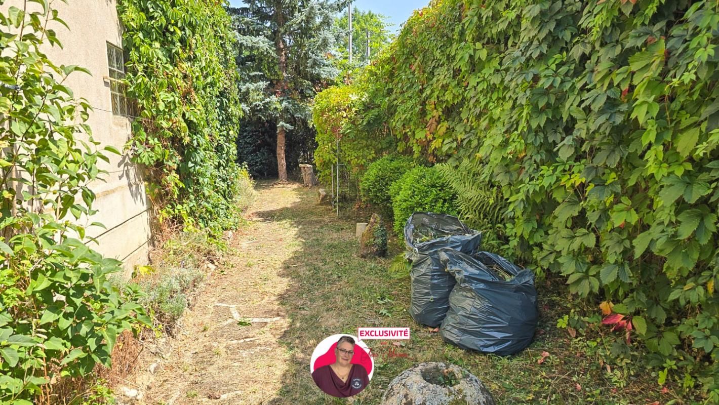 VERNET-LA-VARENNE grande propriété en 2 parties pour un total de 640 m² sur petit jardin 4