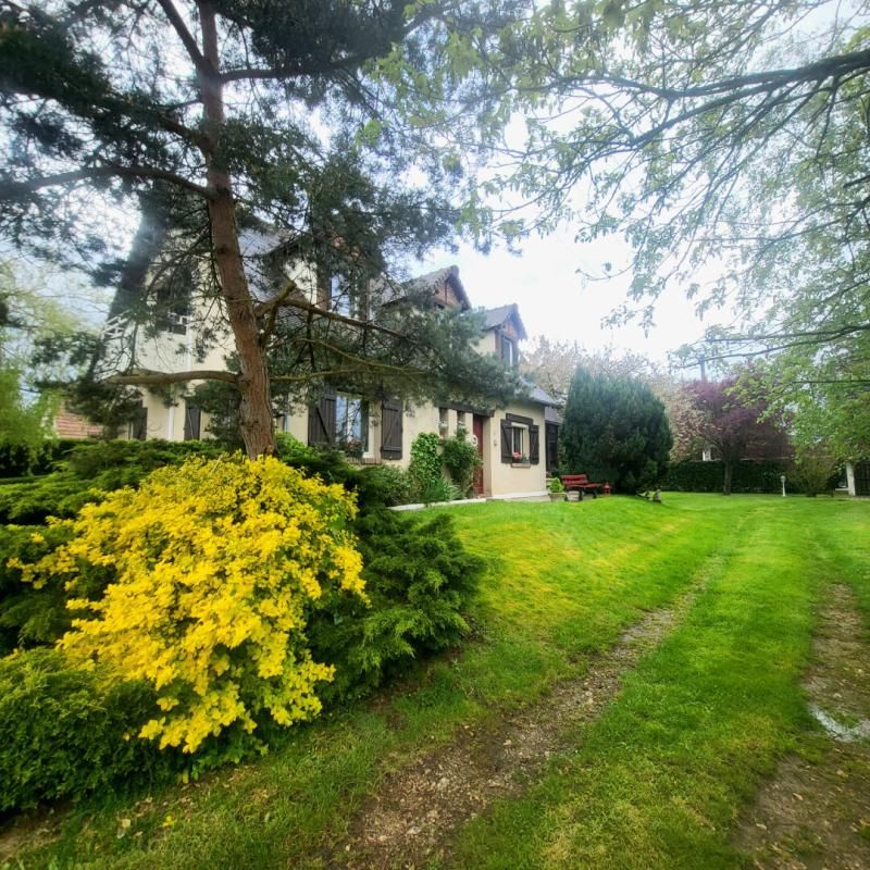 SAINT-GERMAIN-SUR-AVRE Maison St Germain Sur Avre 7 pièce(s) 145.90 m2 dépendances,  terrain de 1565m². Prix HAI : 291 200 3