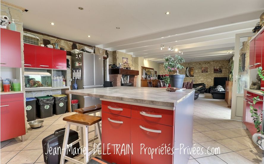 SAINT-ANTOINE-DE-BREUILH Périgourdine de 258 m² + dépendances 100 m² - Gare TER, commerces 5 min, Bordeaux 1h 3