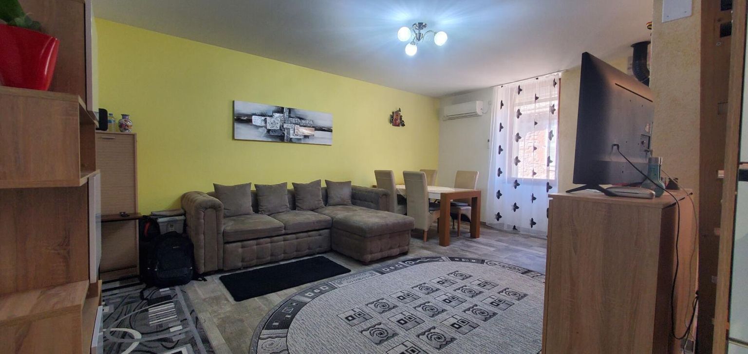 BESSEGES Lots de deux appartements + cave au sein d'une copropriété 3