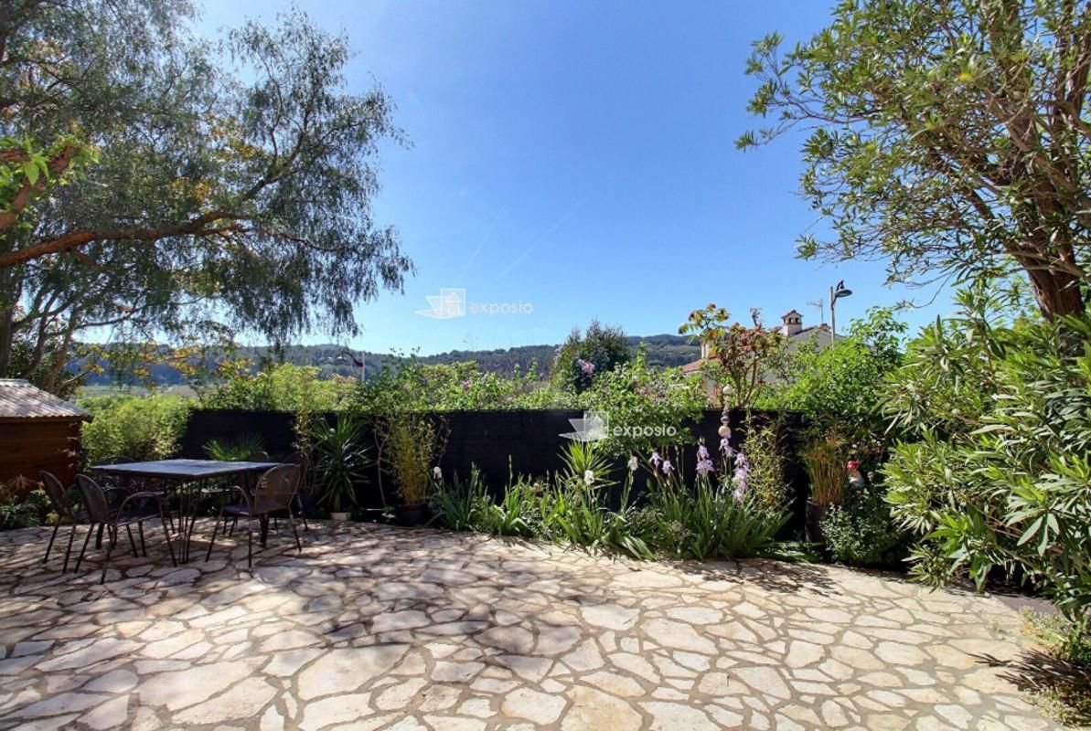 LE CASTELLET Bas de villa 2 pièces - 69 m2 Plan du Castellet - 335 000 1