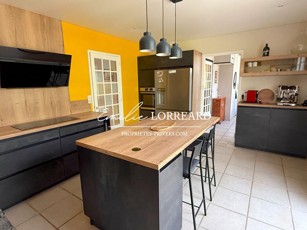 LE MANS Maison Le Mans 8 pièce(s) 226 m2 4