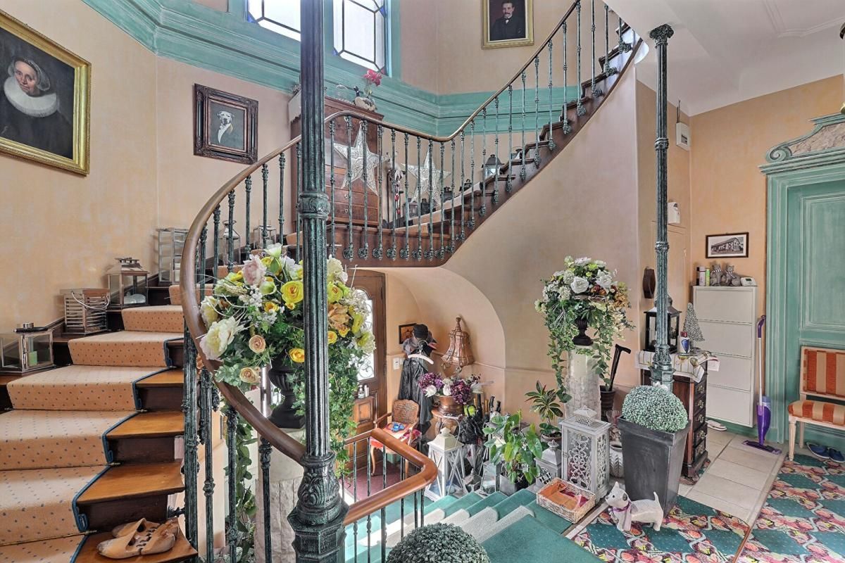 SAINTE-MARIE-AUX-MINES Au coeur du Val d'Argent, rare à la vente, très belle maison historique dans parc clos de 2750 m2 3