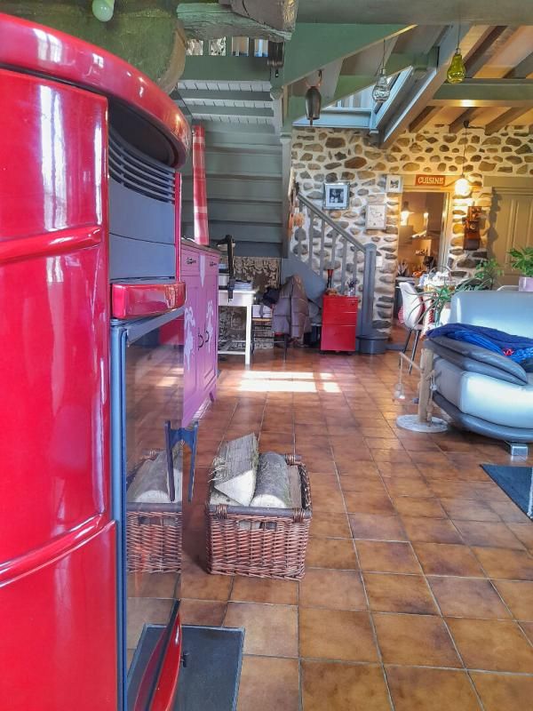 BUZY Charmante demeure en pierre avec vaste sous-sol et jardin paysager 3