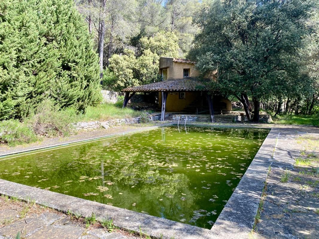 LE REVEST-LES-EAUX Maison Le Revest Les Eaux 10 pièce(s) 399 m2 4