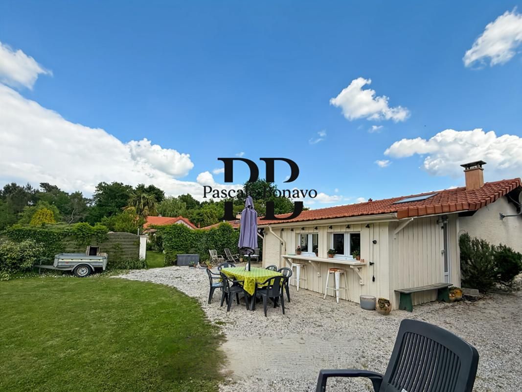 VENDAYS-MONTALIVET VENDAYS-MONTALIVET Maison 3 pièces - Jardin 470m2 2