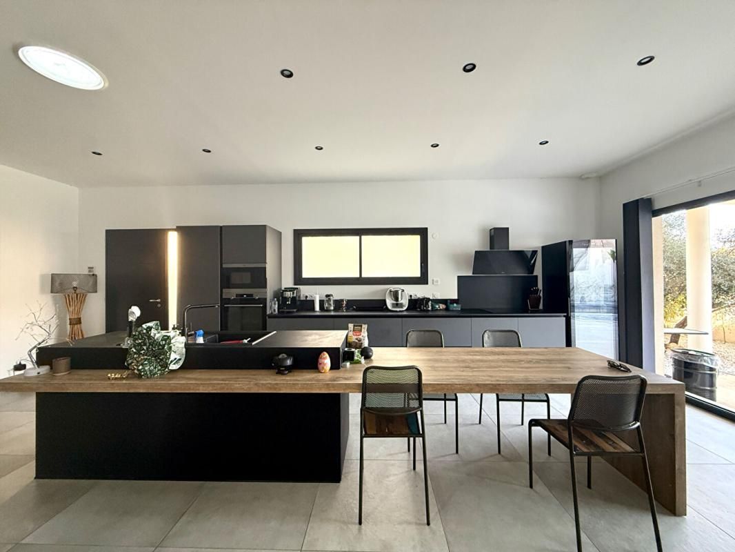 MARTIGUES Villa  "MEUBLÉ" de standing  à proximité de la mer 4