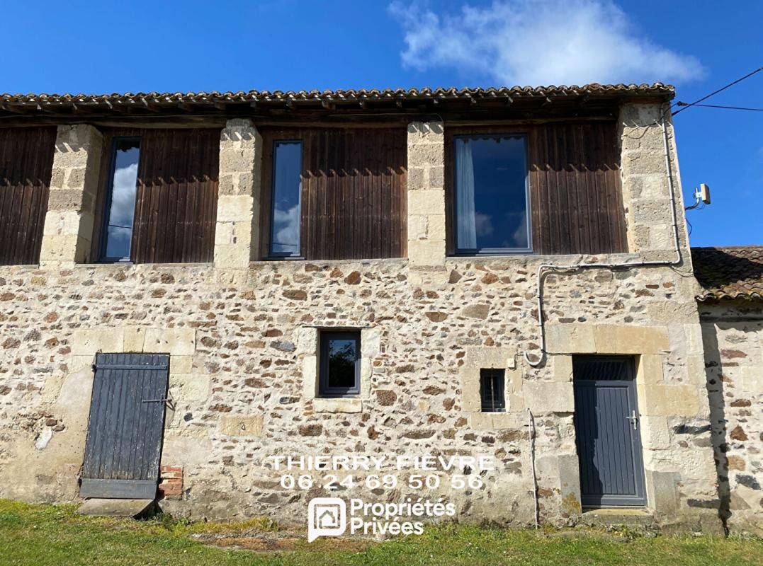 CERSAY Val en Vignes 79290 - Propriété de caractère 409 m²  Maison 4 chambres + 3 gîtes possibles  Fort potentiel locatif ou projet mixte 2