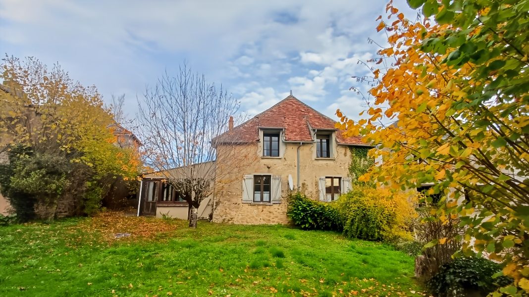 SAINT-BENOIT-DU-SAULT Maison St Benoit Du Sault 6 pièce(s) 168m2 1