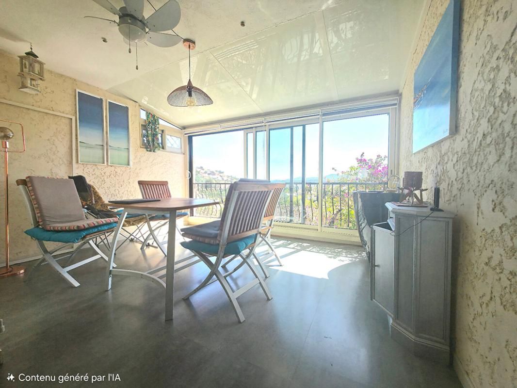 BORMES-LES-MIMOSAS Maison Bormes Les Mimosas 5 pièce(s) 83 m2 parking jardin terrasse 2